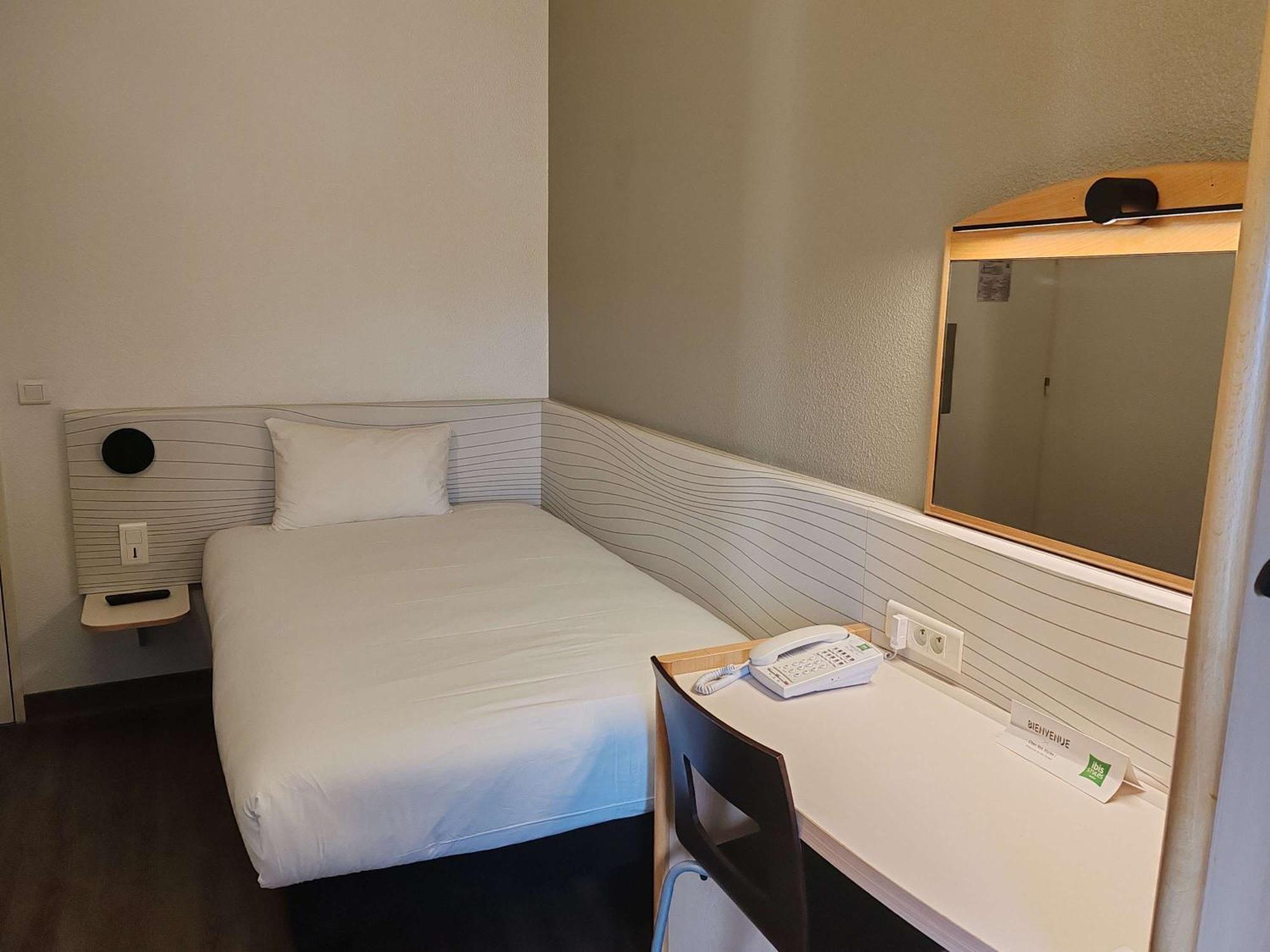 Hotel Ibis Styles Paris Poissy Zewnętrze zdjęcie
