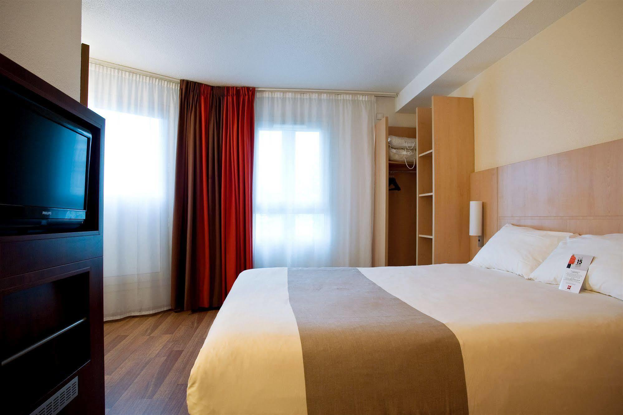 Hotel Ibis Styles Paris Poissy Zewnętrze zdjęcie